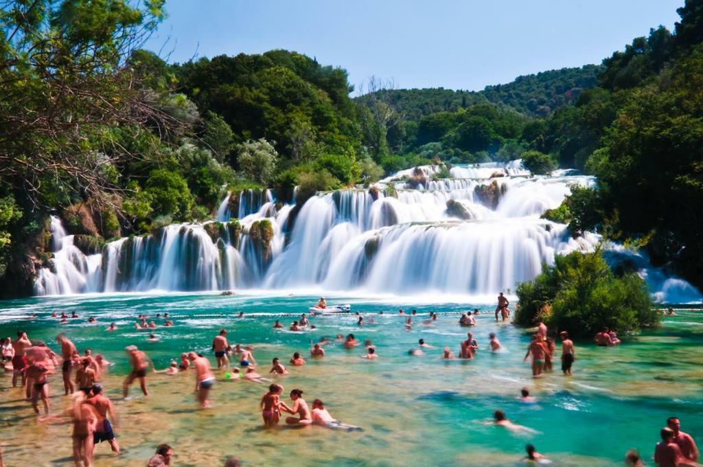 Family Friendly Holiday Home "Ana" Σίμπενικ Εξωτερικό φωτογραφία